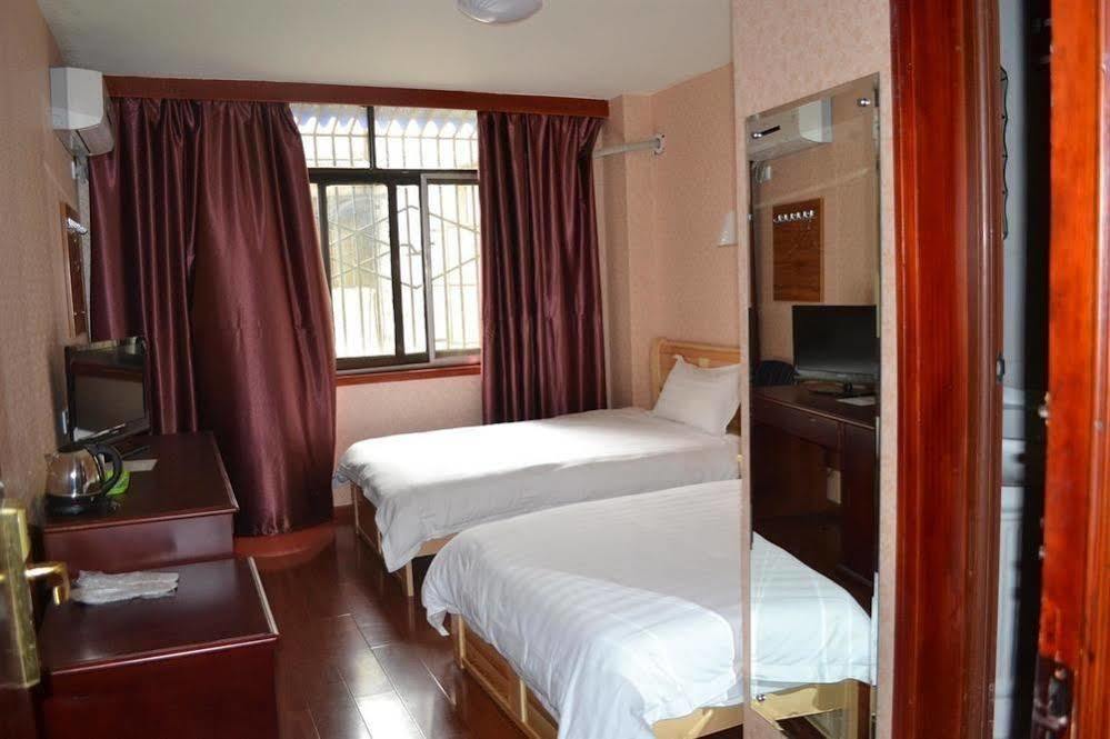 Zhengfu Caotang Decent Inn Чънду Екстериор снимка